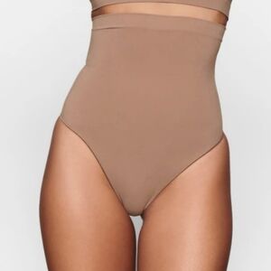 ❤ ❤️ NWOT SKIMS Core Control Sculpted High Waisted Thong - Sienna -  L/XL